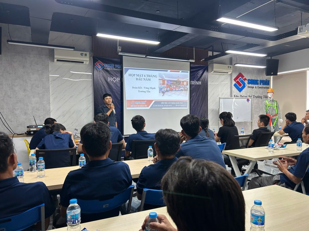 Phòng hội trường lầu 2 nơi tổ chức các kế hoạch đào tạo, tổ chức sự kiện của công ty