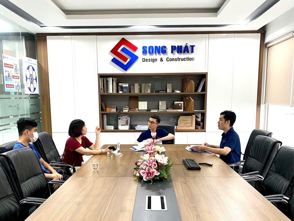 Tư vấn thông tin cho chủ đầu tư ngay tại phòng họp