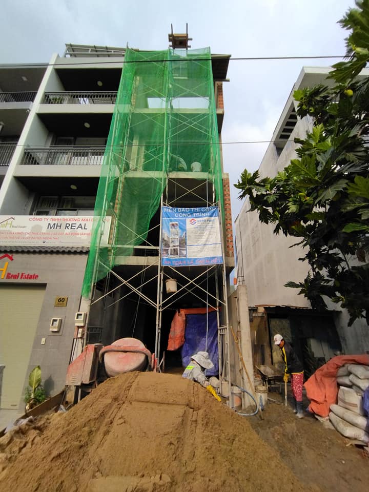 Mặt tiền nhà 3 tầng 4x20m CĐT chị Thu - Quận 2 đang trong quá trình thi công. 
