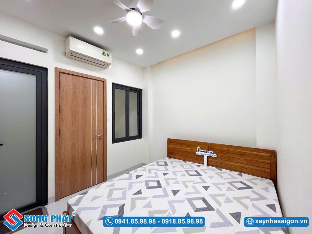 Phòng ngủ bố trí đầy đủ nội thất cơ bản