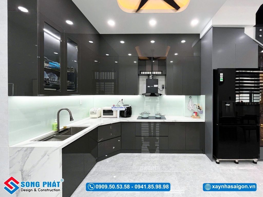 Tủ bếp Acrylic kịch trần mang lại sự hiện đại, sang trọng cho không gian