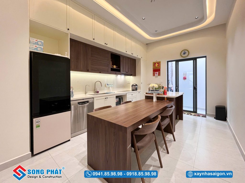 Hệ tủ bếp thi công chuẩn kích thước, tối ưu lưu trữ.