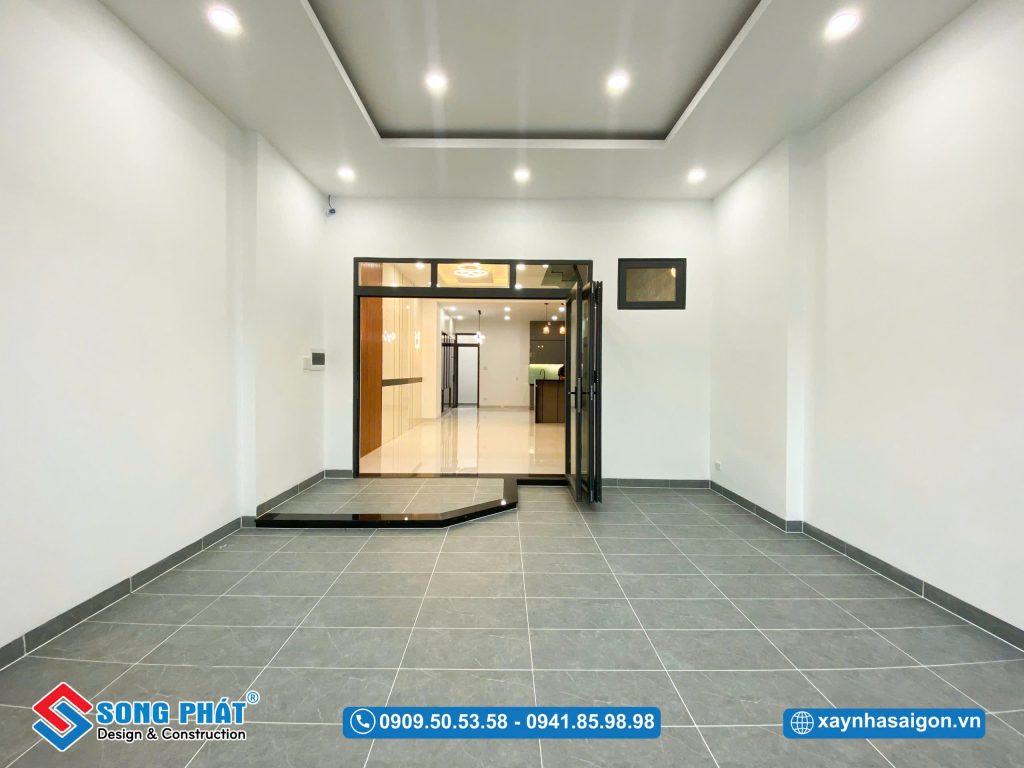 Gian Garage để xe ô tô rộng rãi trước nhà 