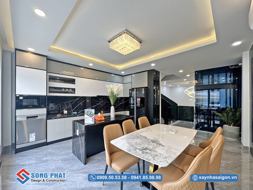 Không gian bếp sang tọng, tiện nghi xứng đáng dẫn đầu xu hướng phòng bếp đẹp 2025