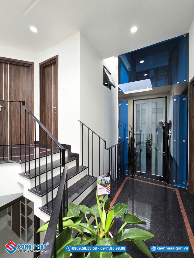Lắp đặt lan can, cửa phòng ngủ theo thiết kế