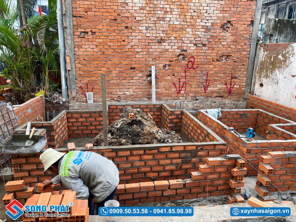 Xây hố móng cho nhà phố thuộc phần thô.