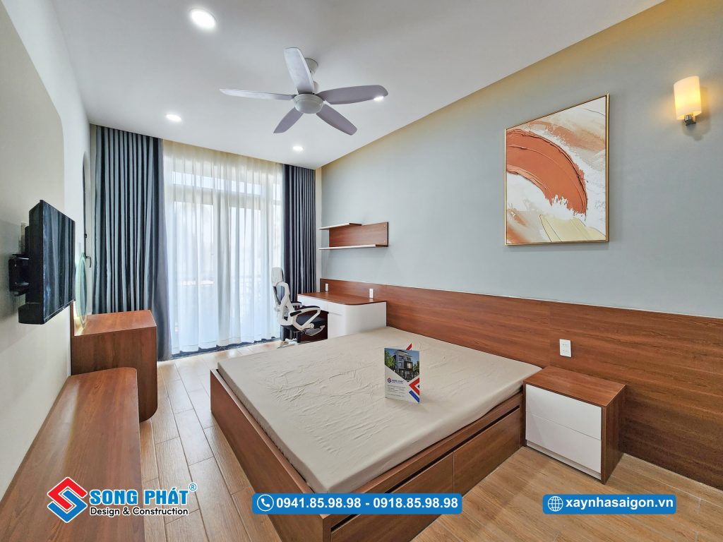 Hệ cửa kính lướn tối ưu ánh sáng vào không gian