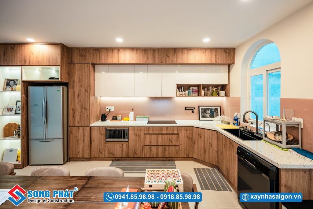 Phòng khách hiện đại với đầy đủ các vật dụng tiện nghi