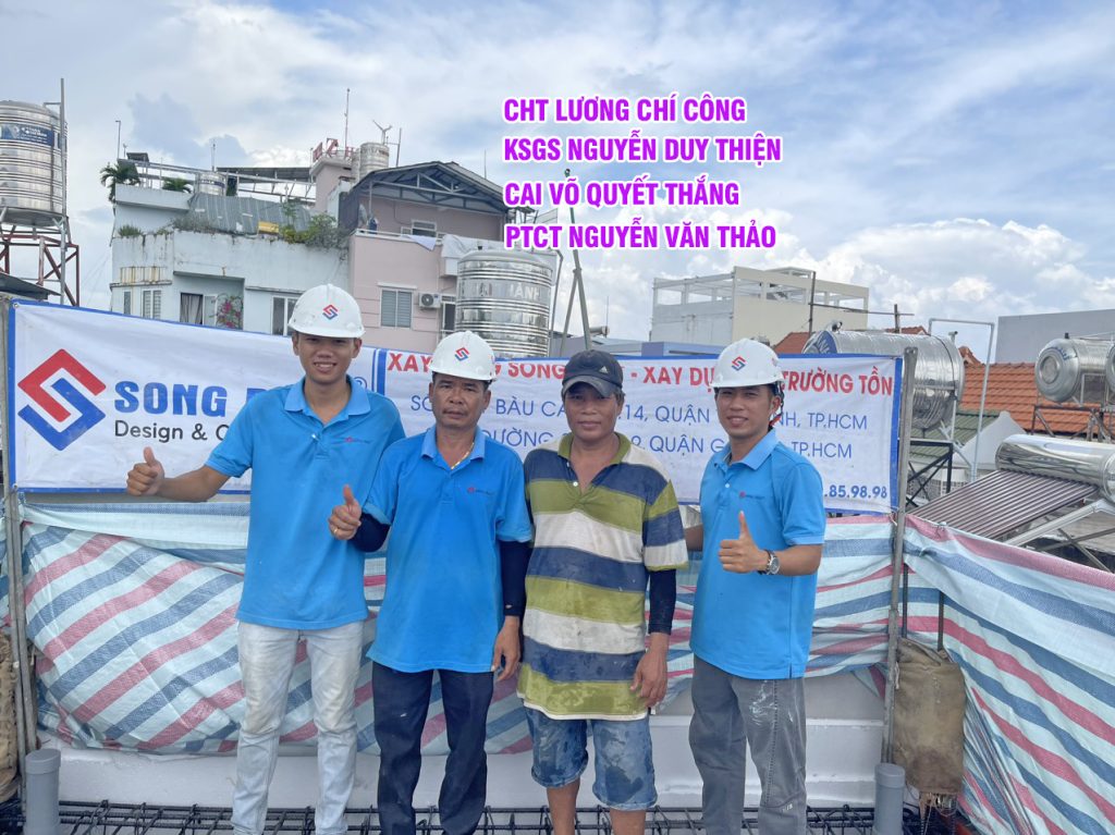 CHT Lương Chí Công, KSGS Nguyễn Duy Thiện, Cai Võ Quyết Thắng, PTCT Nguyễn Văn Thảo có mặt giám sát và kiểm tra quá trình thi công