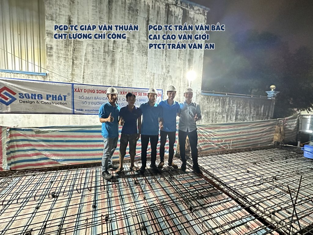 PGĐ TC Giáp Văn Thuận, PGĐ TC Trần Văn Bắc, CHT Lương Chí Công, Cai Cao Văn Giới, PTTC Trần Văn An có mặt kiểm tra và giám sát thi công
