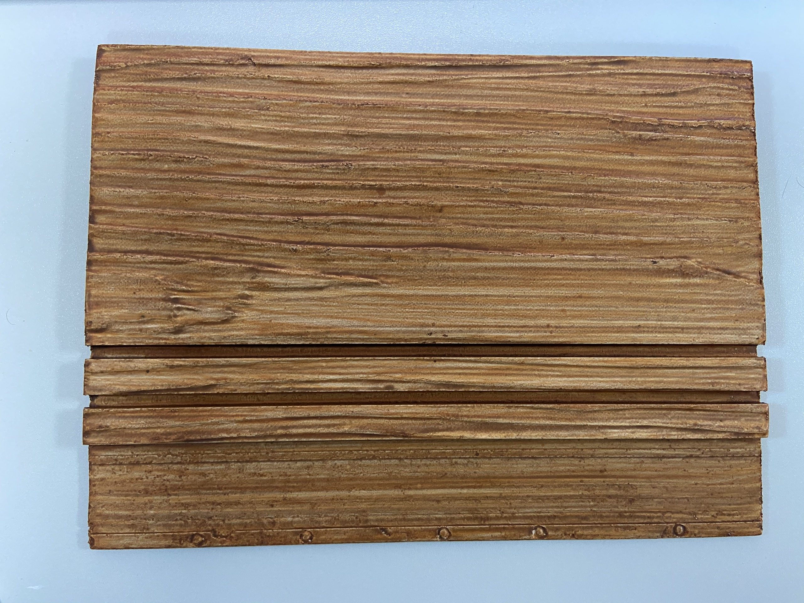 Mặt trước của gỗ conwood.