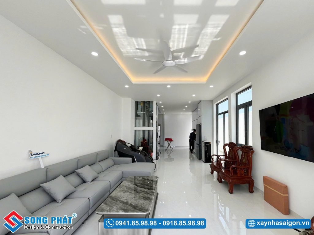 Không gian phòng khách rộng rãi thoáng đạt