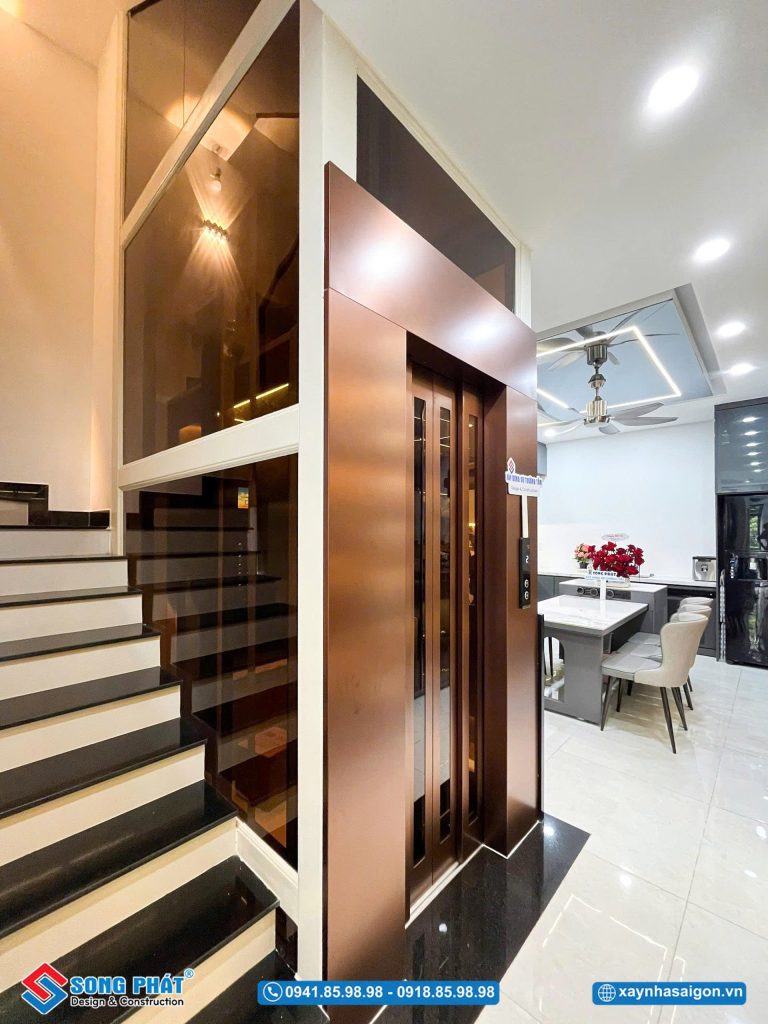 Thiết kế thang máy kính hiện đại, sang trọng
