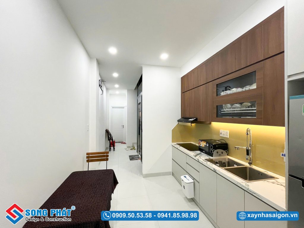 Bố trí gian bếp với đèn led sang trọng 