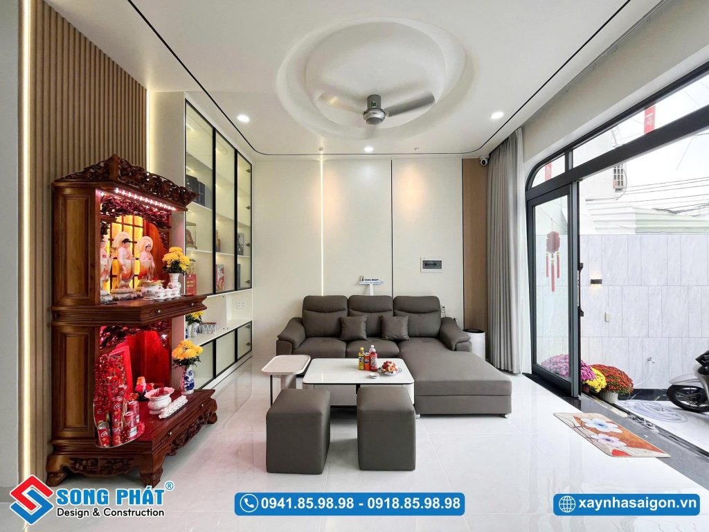 Phòng khách sang trọng với nội thất hoàn thiện đồng bộ.