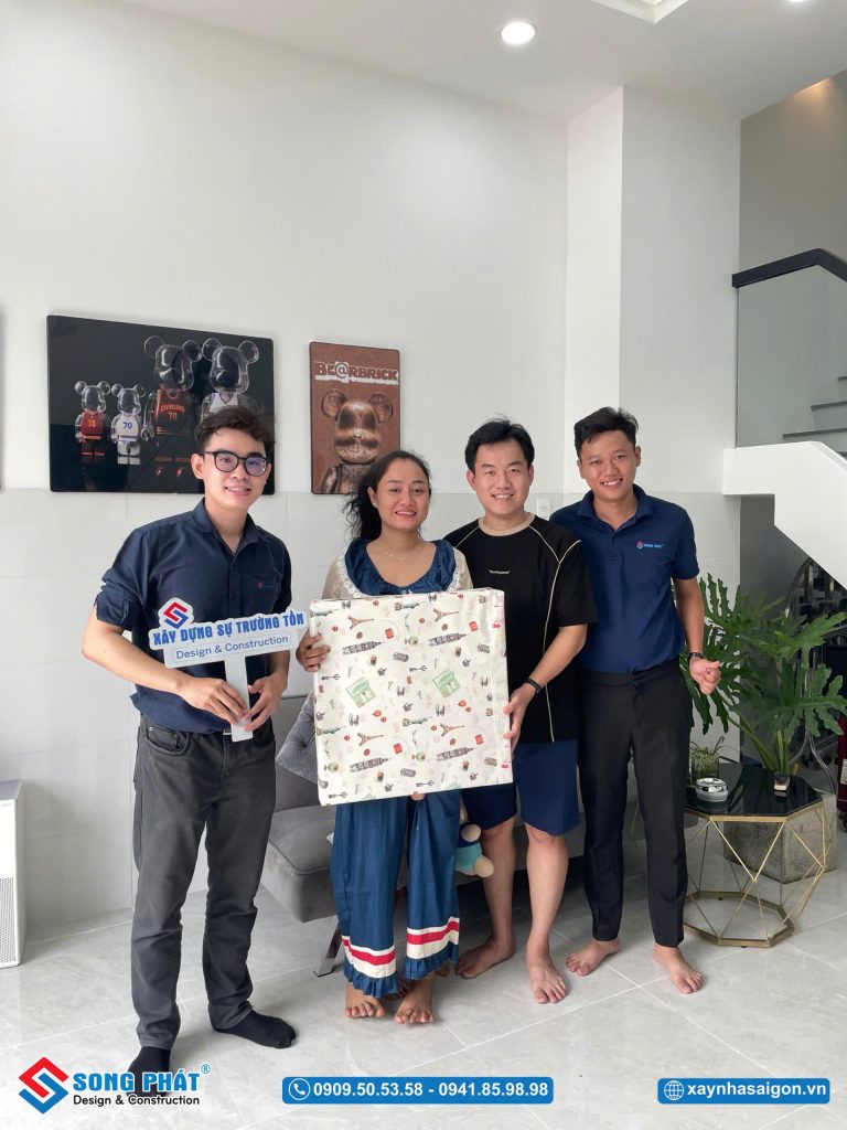 Song Phát bàn giao nhà cho gia đình anh Khương
