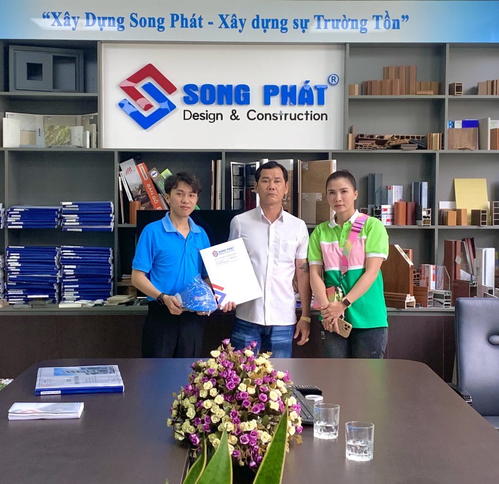 Gia đình ký hợp đồng thiết kế kiến trúc cùng KTS Trình Hưng Thọ vào ngày 21/7/2022