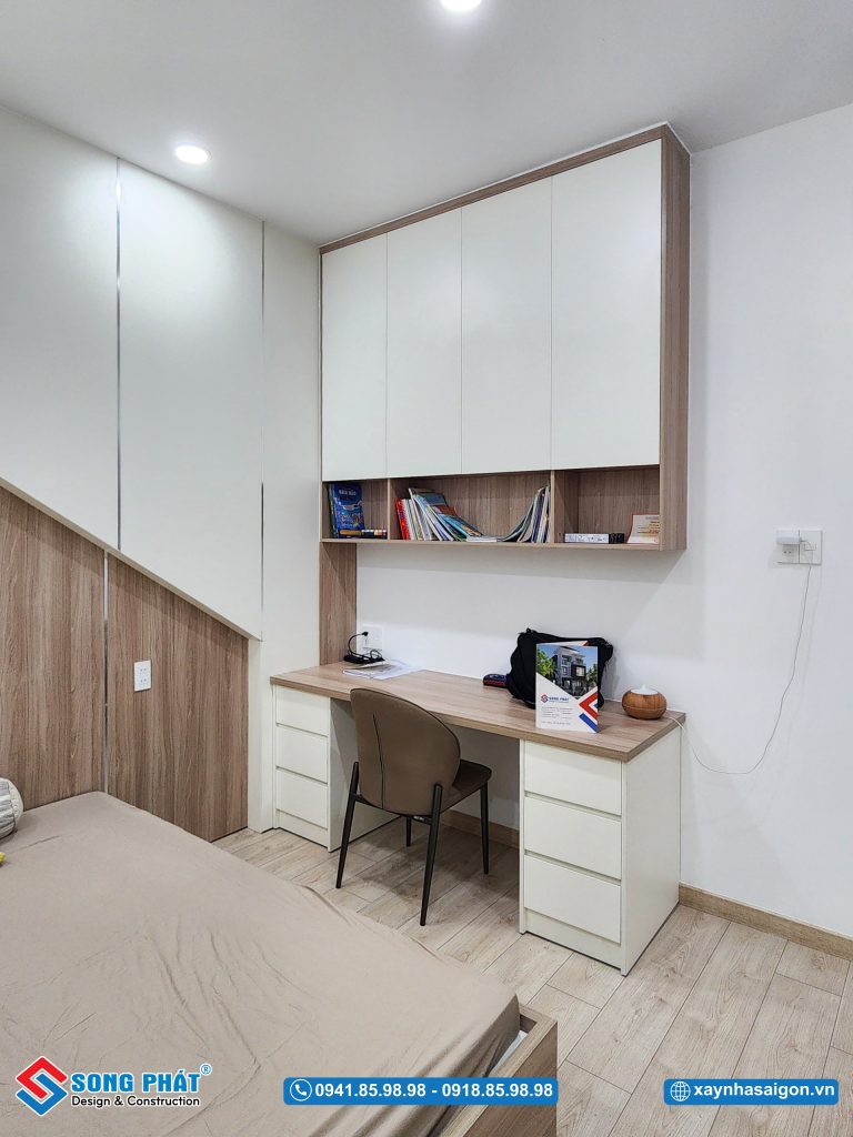 Kích thước bàn học được thiết kế phù hợp với không gian phòng ngủ