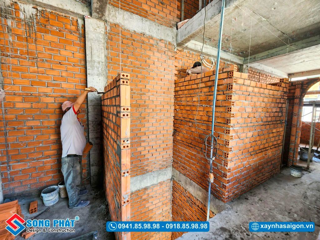 25/5 Xây tường ngăn lầu 1