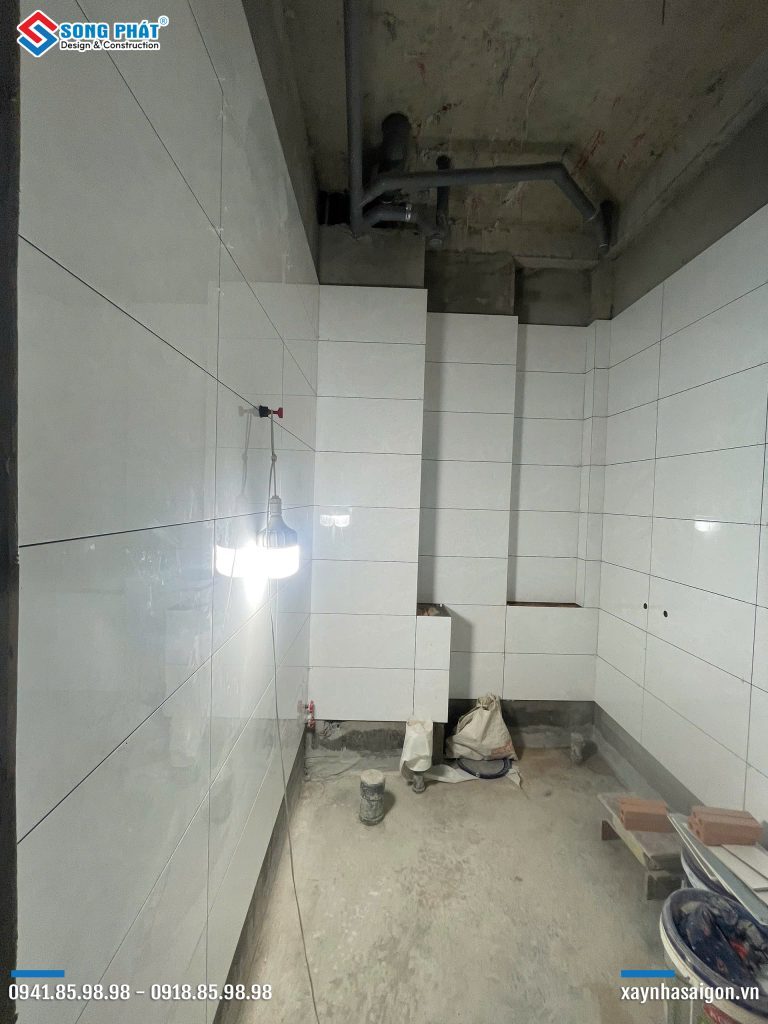 12/01/2026 Ốp gạch nhà vệ sinh