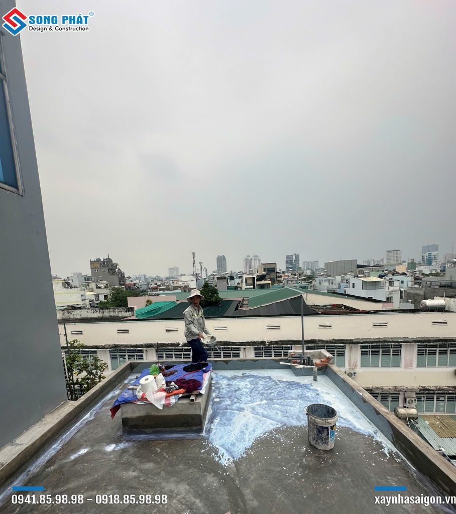 11/01/2026 Thi công chống thấm sàn mái