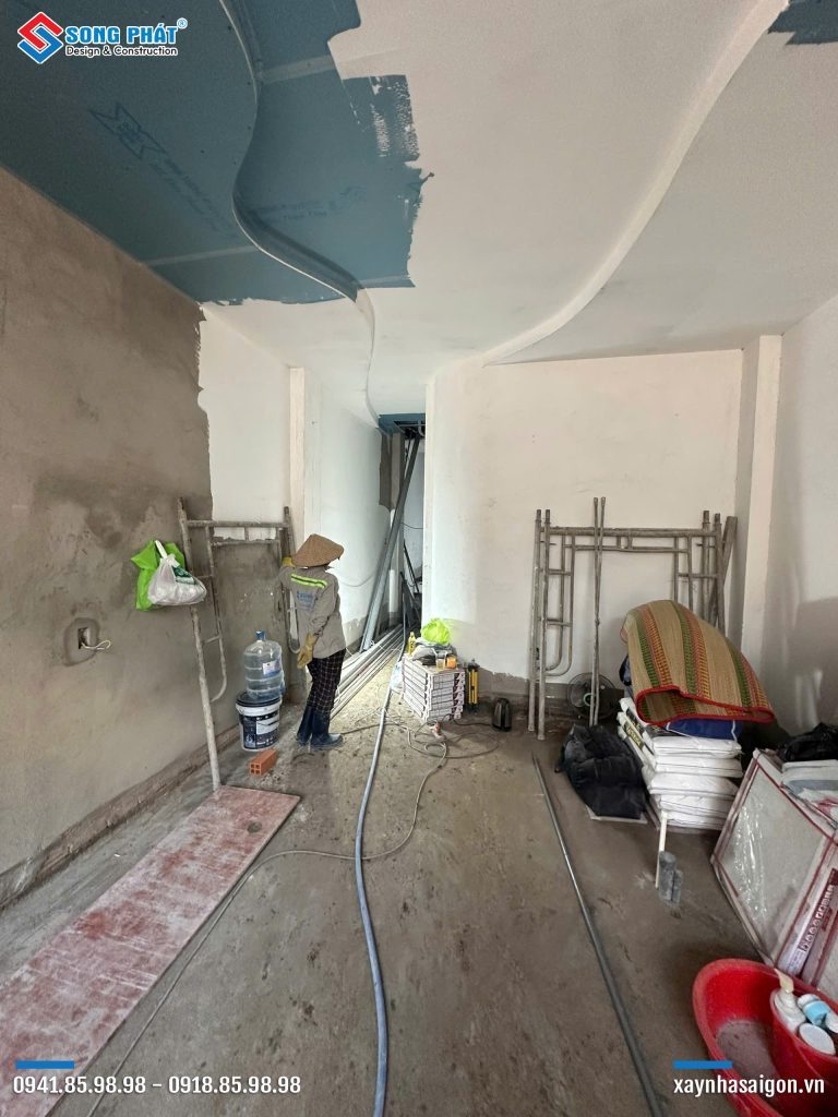 30/01 Thi công bả xả bột, lăn lót sơn nước