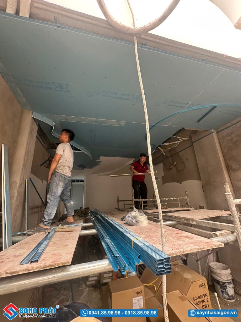 03/02 Thi công trần thạch cao