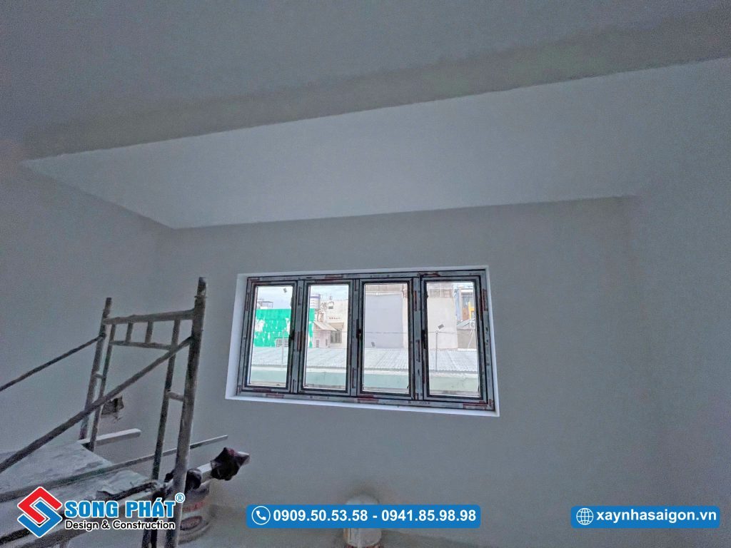 24/10 Thi công cửa nhôm kính