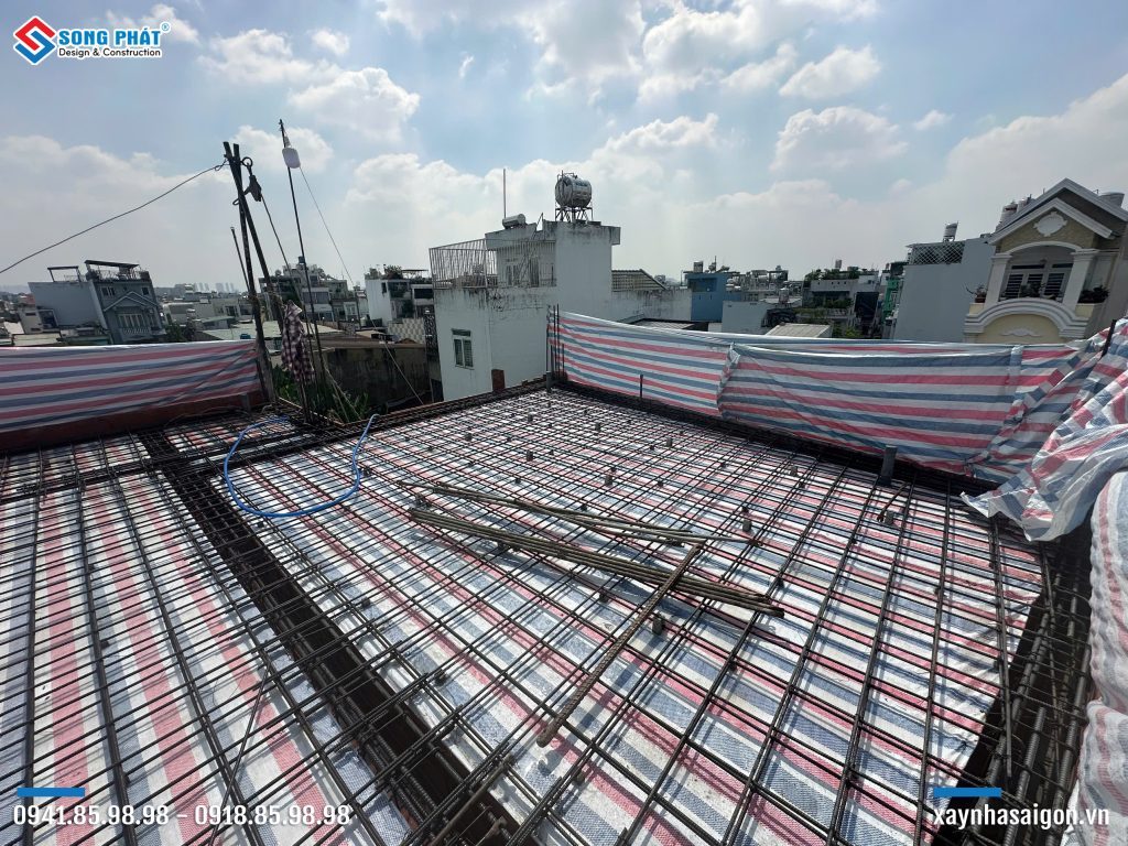 06/12 Hoàn thiện đi thép sàn mái