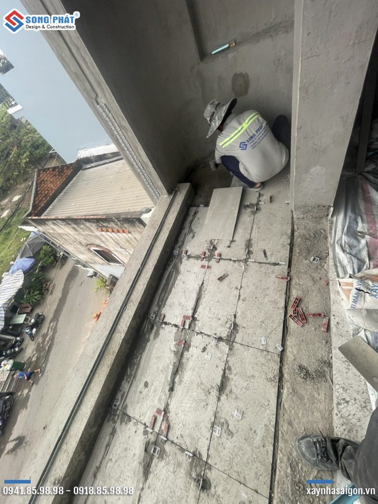 11/01/2026 ốp lát sàn ban công