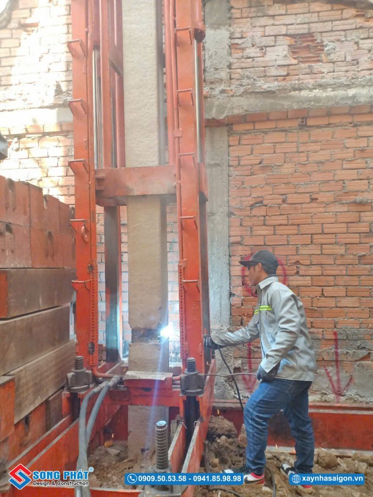 28/03 Thi công ép cọc tải cho toàn bộ công trình