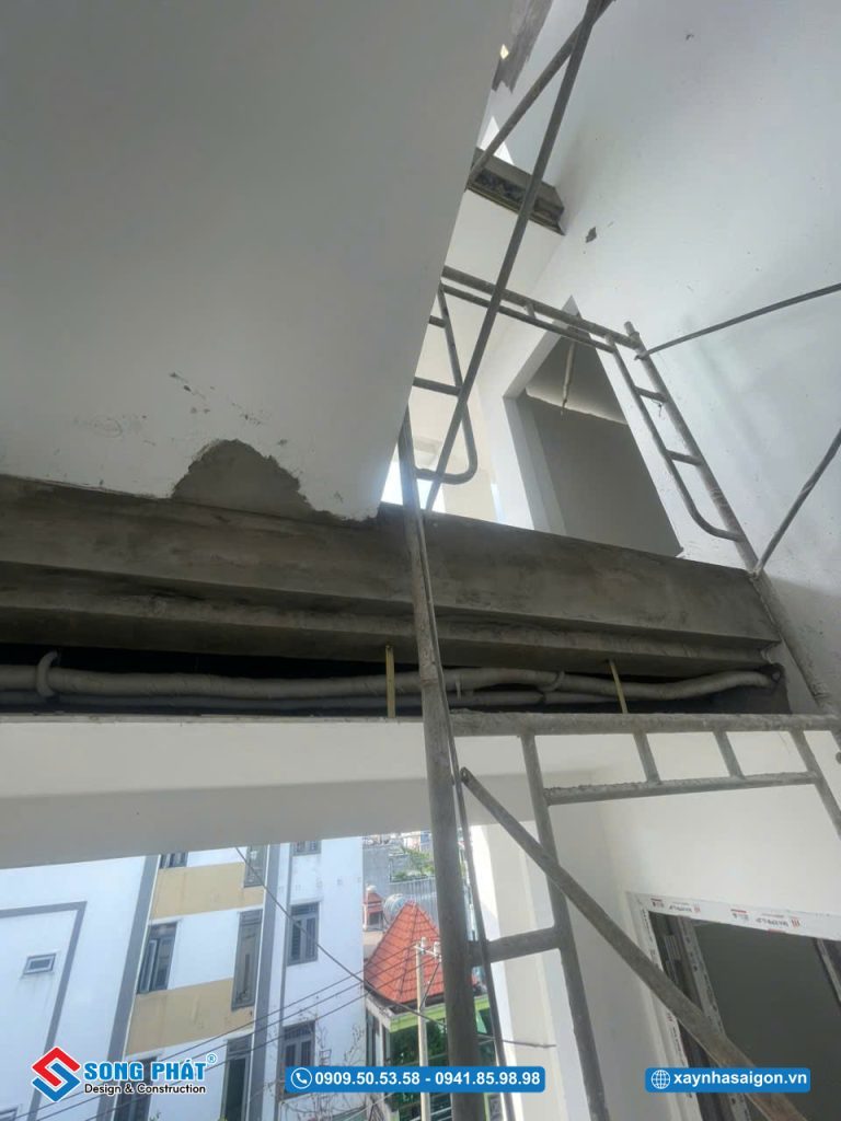 12/05 Tô đà ô thang máy