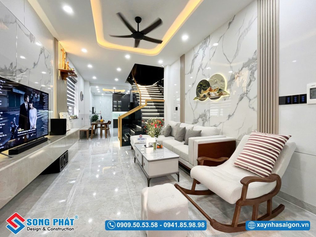 Không gian phòng khách toát lên sự sang trọng và hiện đại