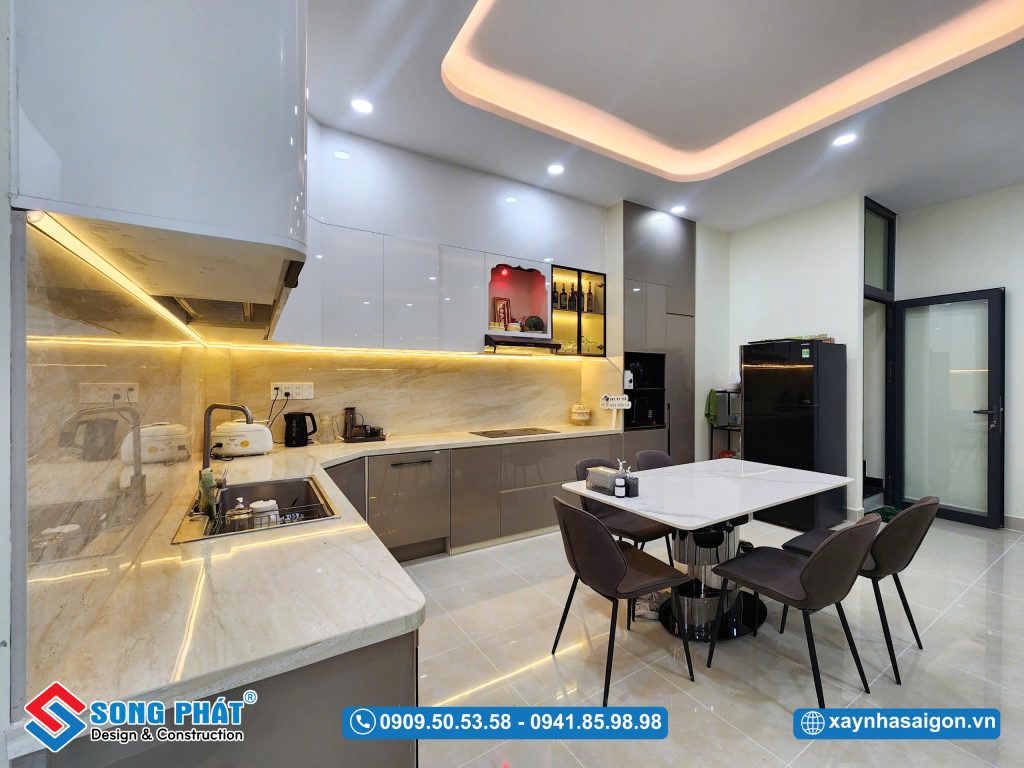 Thiết kế bếp kịch trần tận dụng tối đa không gian sử dụng