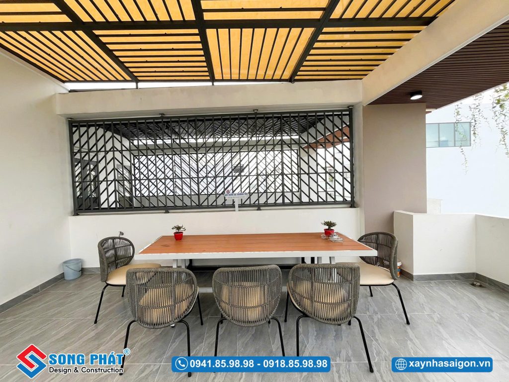 Sân thượng được bố trí thông thoáng, tận dụng tối đa diện tích sử dụng.