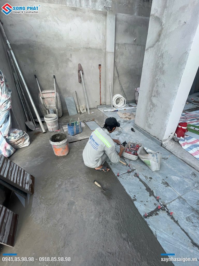 15/12 Ốp lát gạch sân trước