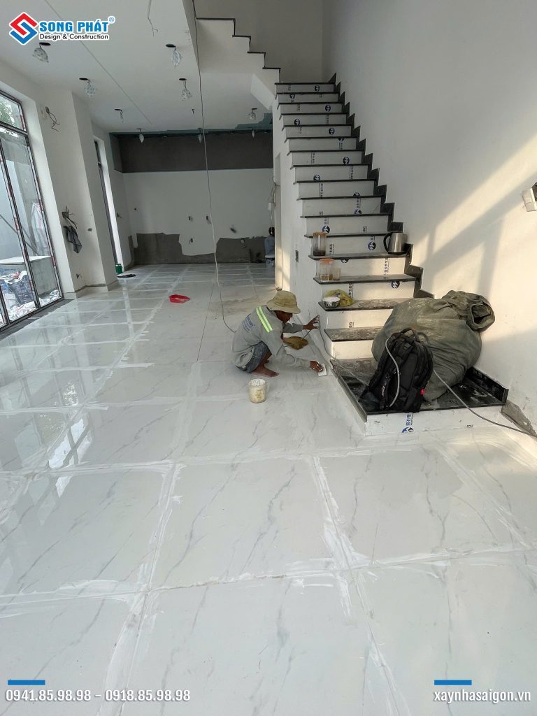 28/12 Thi công chà ron gạch