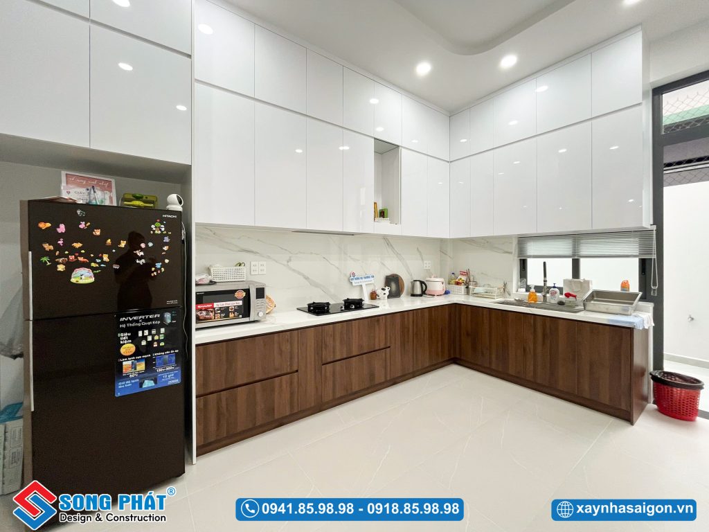 Tủ bếp kịch trần tối ưu không gian sử dụng