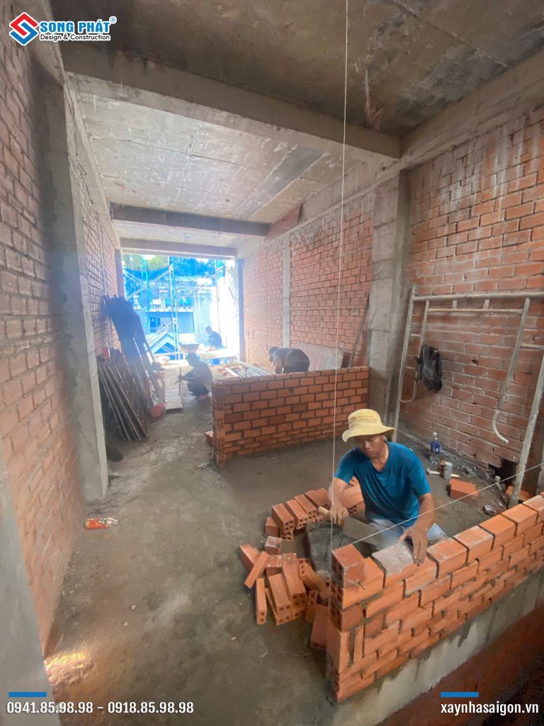 09/10 Xây tường ngăn lầu 3