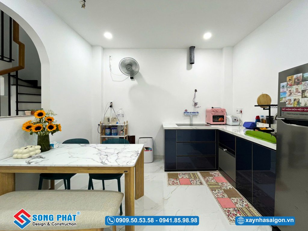 Thiết kế bếp đơn giản, nhưng vẫn đảm bảo tiện nghi
