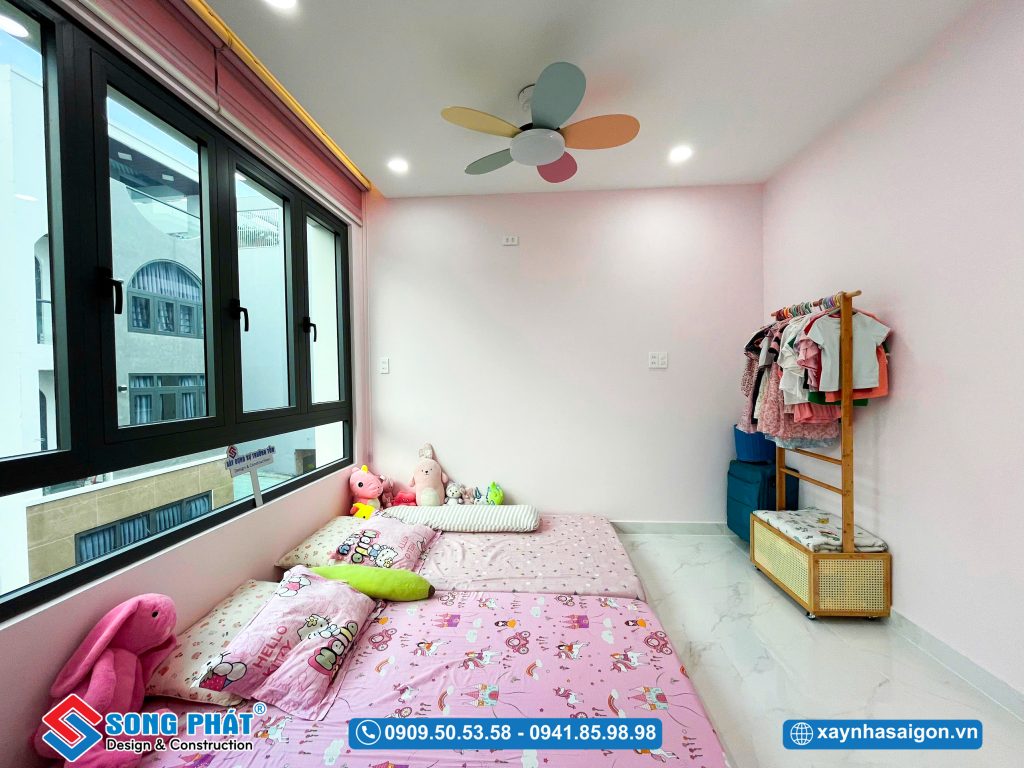 Cửa sổ lấy sáng hiệu quả cho phòng ngủ của bé