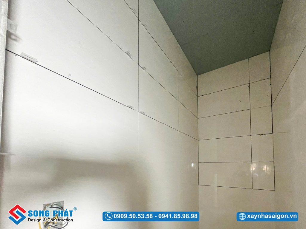 22/2 Ốp gạch WC