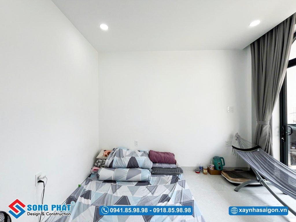 hòng ngủ 2 bố trí gọn gàng, đảm bảo công năng, phù hợp nghỉ ngơi và sinh hoạt hằng ngày.