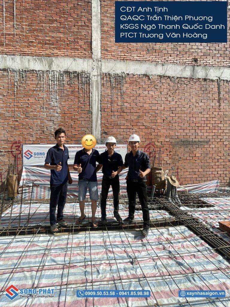 Chủ đầu tư cùng đội ngũ Song Phát nghiệm thu thép sàn và giám sát quá trình đổ bê tông