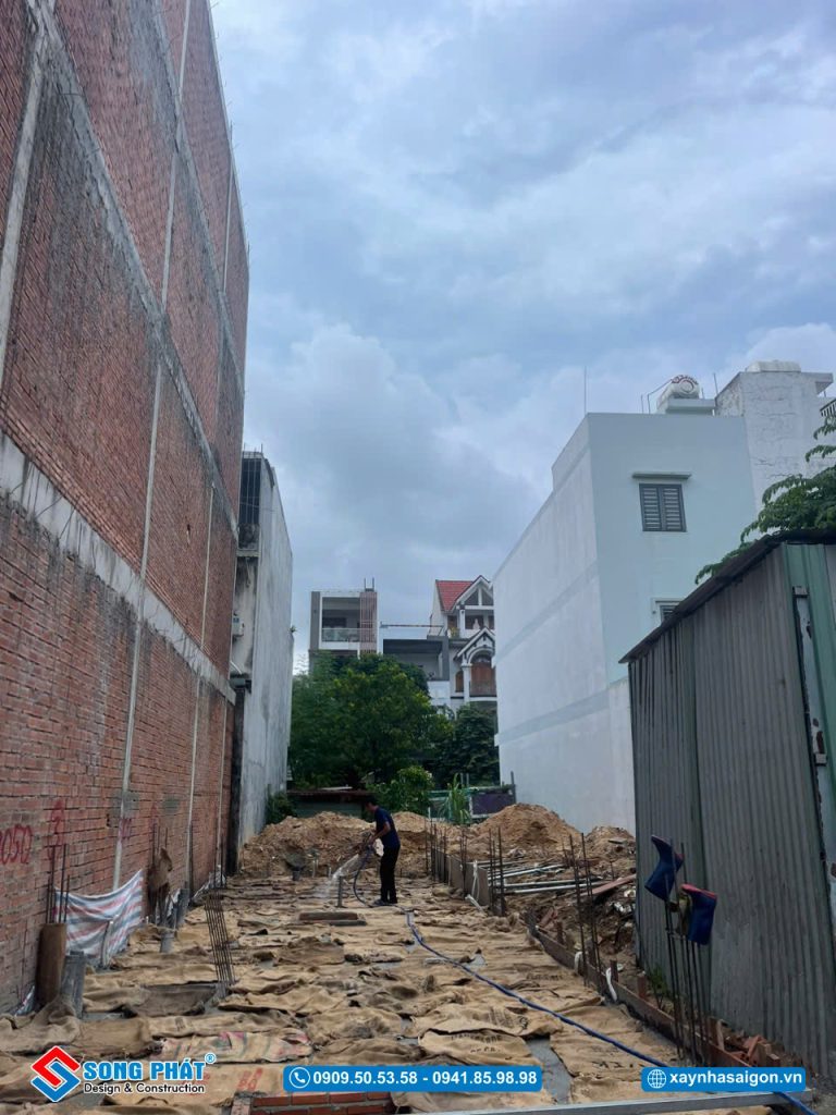 Hoàn thiện đổ bê tông sàn lầu 2