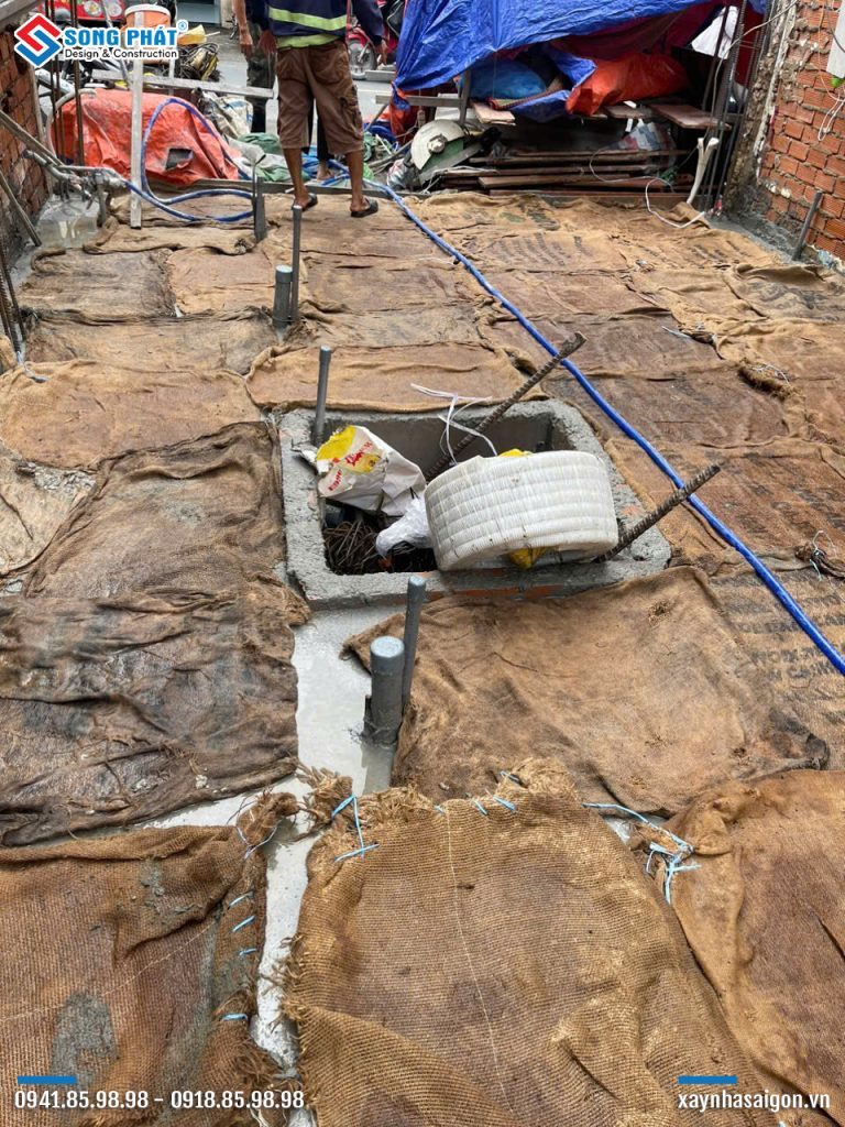 Bao che, tưới ẩm bảo dưỡng bê tông sàn