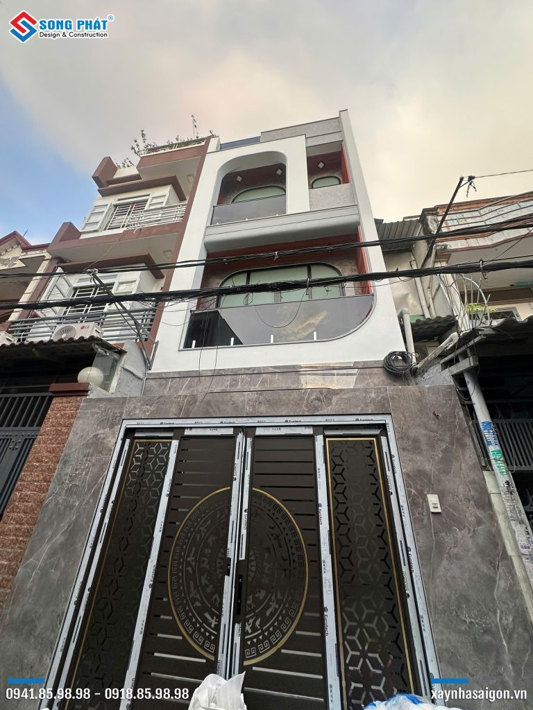 Mặt tiền nhà hoàn thiện chờ bàn giao