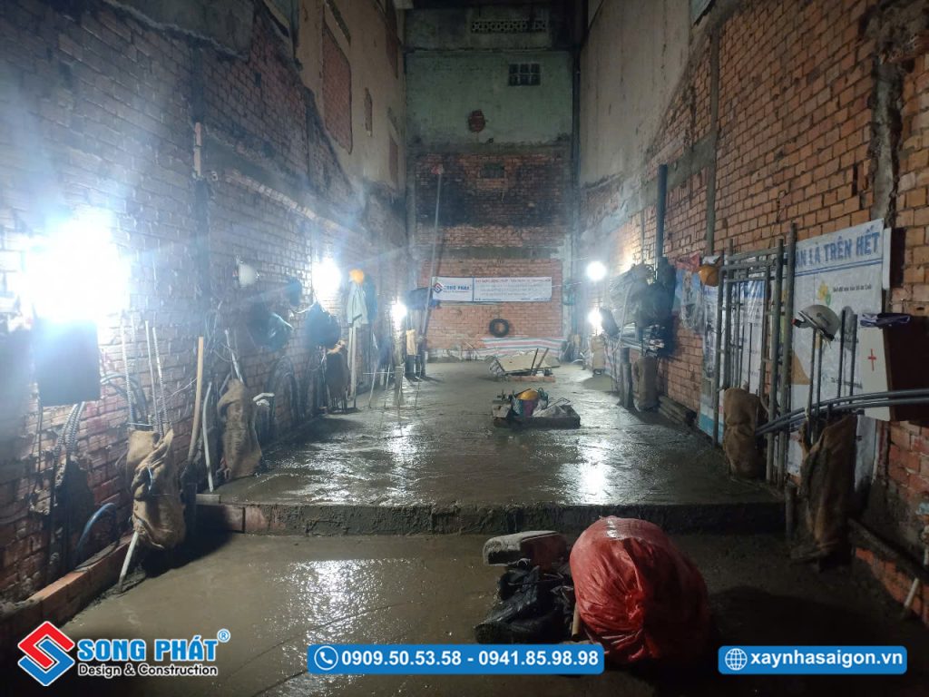 10/04 Hoàn thiện đổ bê tông móng - sàn trệt 