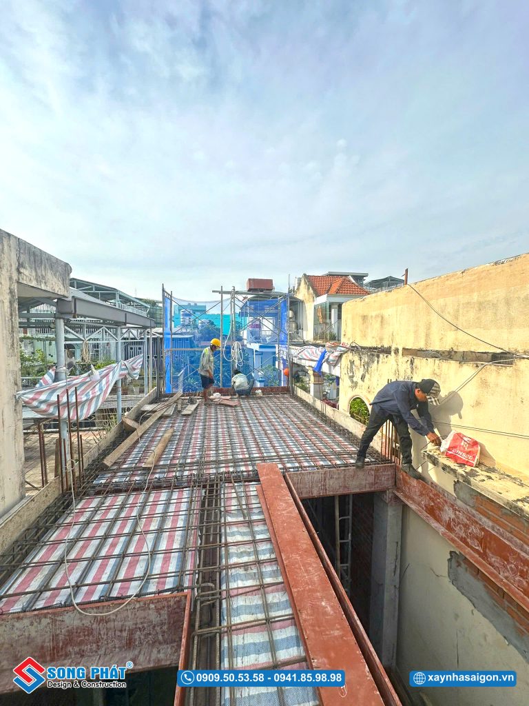 24/06 Hoàn thành đi thép sàn lầu 3
