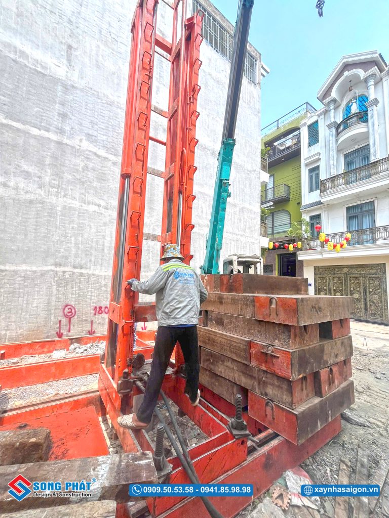 23/03 Thi công ép cọc tải cho toàn bộ công trình 